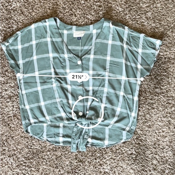 Universal Threads Sage Green Plaid Top - Picture 3 of 6
